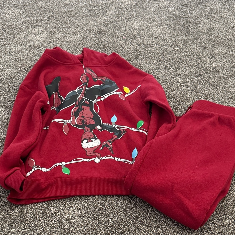 Marvel Red Apparel Set